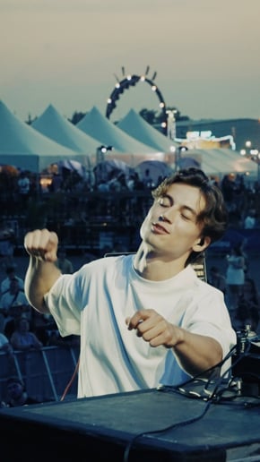 Gallery photo 1 of DJ Joey (The Jammin Kid)