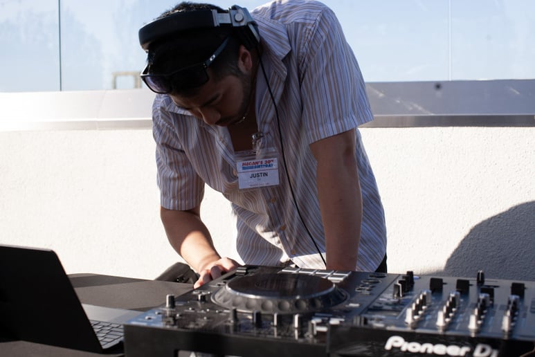 Gallery photo 3 of DJ Justin