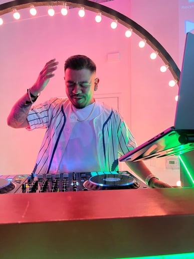 Gallery photo 7 of DJ JUTsmusic x Empanada