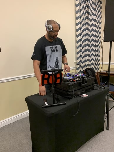 Gallery photo 5 of DJ Kall me King