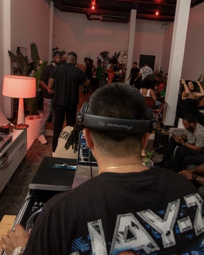 Gallery photo 1 of DJ Kando