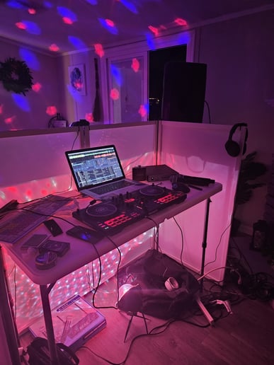 Gallery photo 13 of DJ Kastle