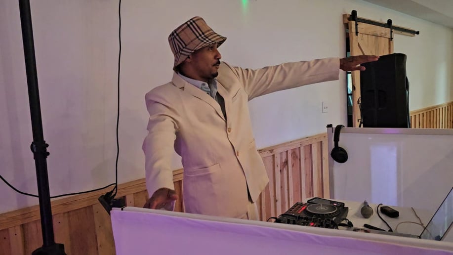 Gallery photo 18 of DJ Kastle