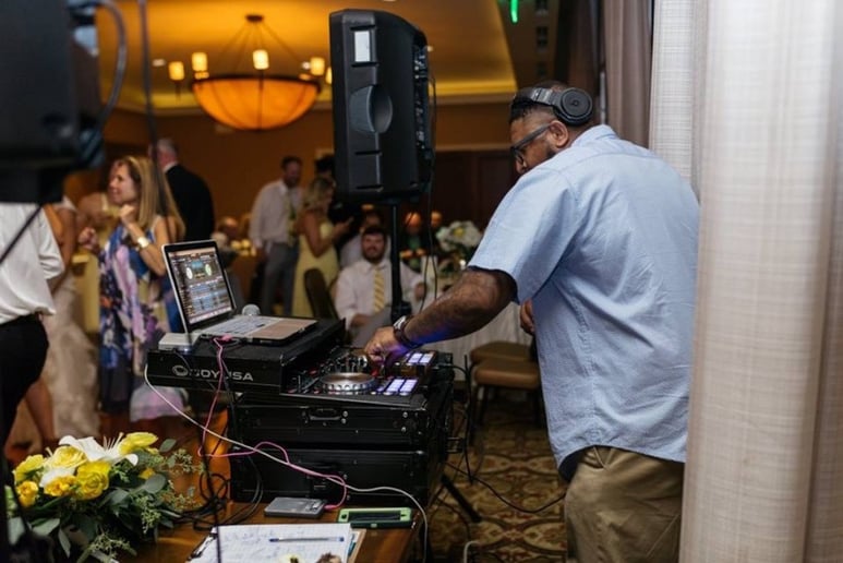 Gallery photo 4 of DJ Ken Cheezie