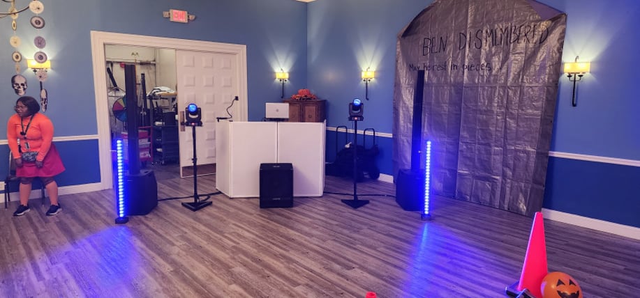 Gallery photo 1 of DJ Kennections