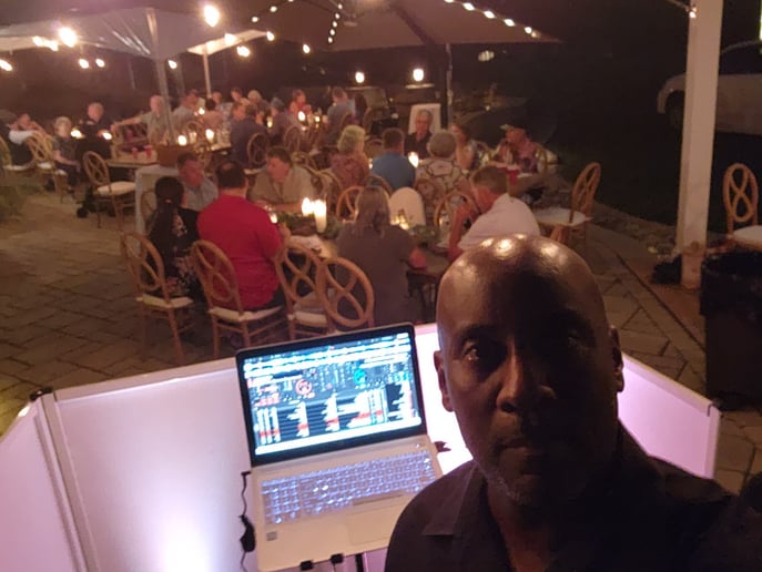 Gallery photo 8 of DJ Kennections