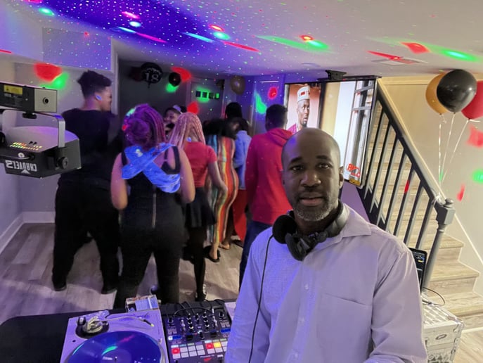 Gallery photo 7 of DJ Keno