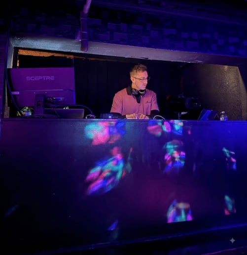 Gallery photo 3 of DJ Kenzr