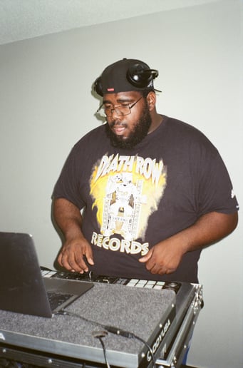 Gallery photo 1 of DJ Keys