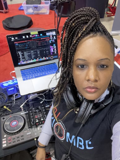 Gallery photo 1 of DJ Kiombe