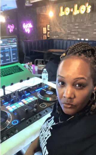 Gallery photo 4 of DJ Kiombe