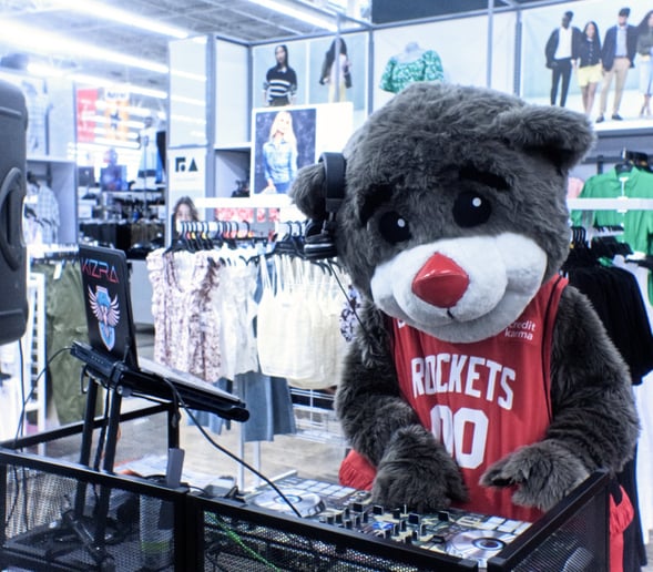 Gallery photo 18 of DJ Kizra