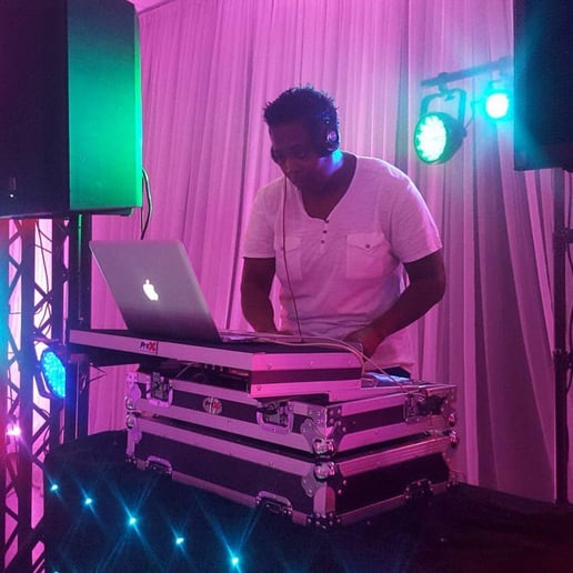 Gallery photo 1 of Dj Koe