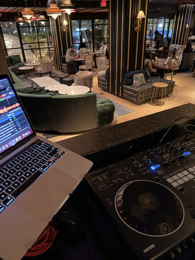 Gallery photo 6 of Dj Koe