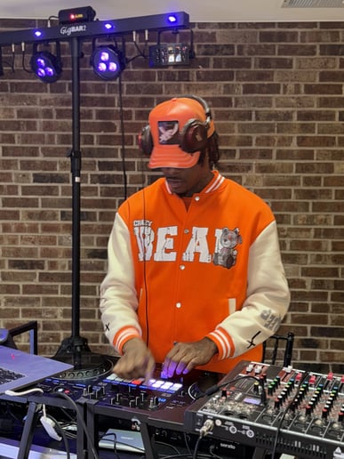 Gallery photo 9 of DJ Korna
