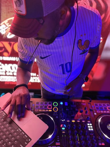 Gallery photo 2 of Dj KrazyMix