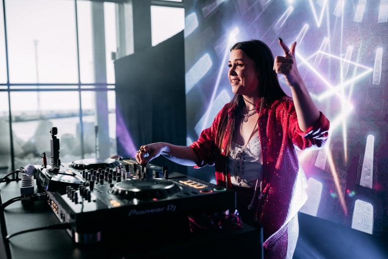 Gallery photo 1 of DJ Kruu