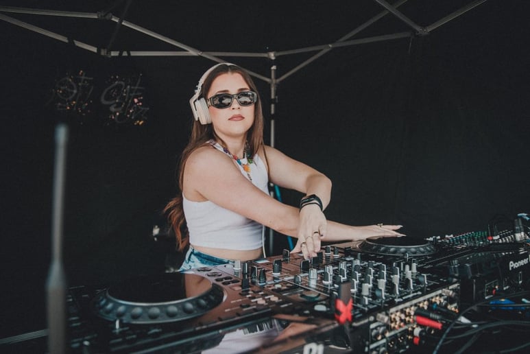 Gallery photo 9 of DJ Kruu