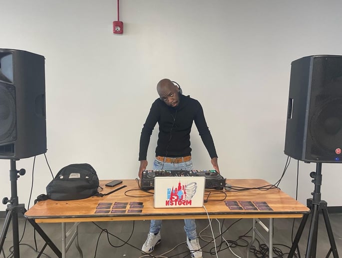Gallery photo 1 of Dj Kstorm