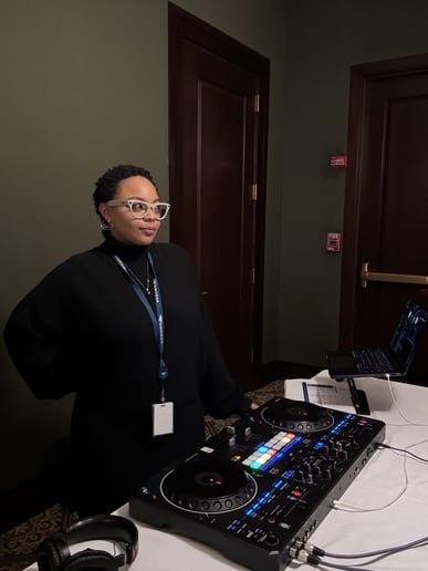 Gallery photo 3 of DJ Lexcstasy
