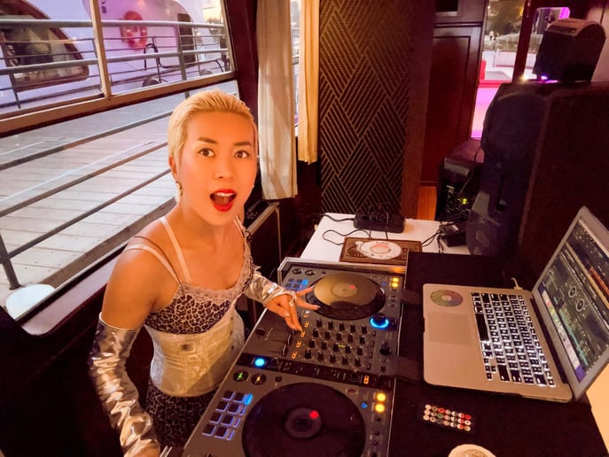 Gallery photo 3 of DJ Libby N'