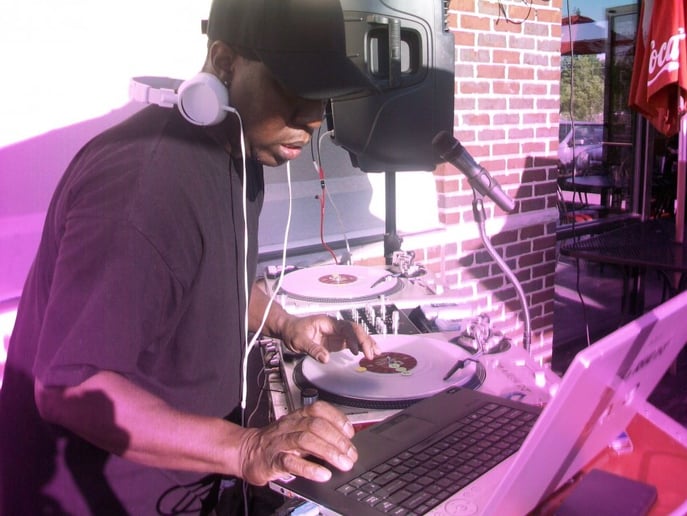 Gallery photo 1 of Dj Life