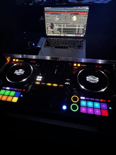Gallery photo 2 of Dj Lil Man