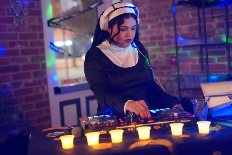 Gallery photo 5 of Dj Lis Bomb