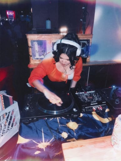 Gallery photo 6 of Dj Lis Bomb