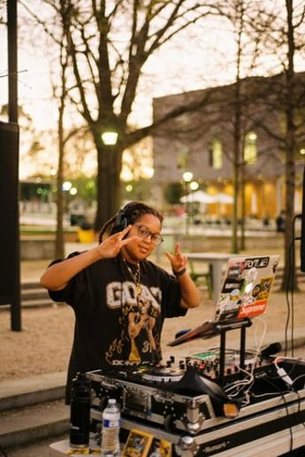 Gallery photo 4 of DJ Lodi Dodi