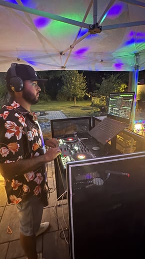 Gallery photo 4 of DJ Luisito