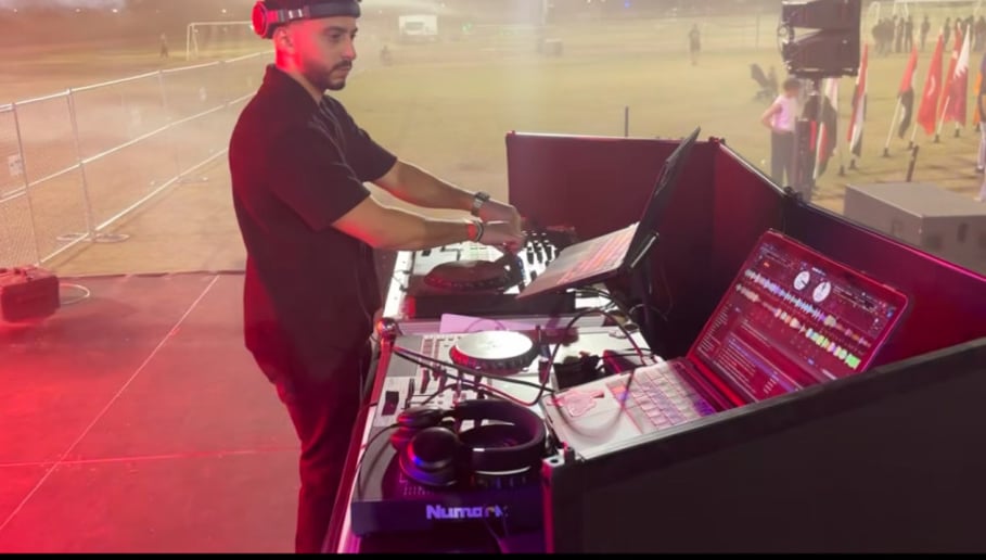 Gallery photo 4 of DJ Lumin