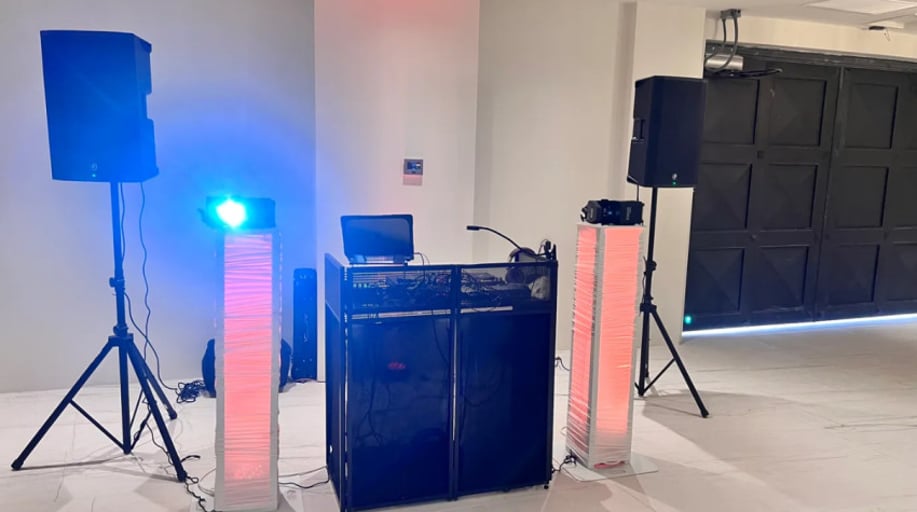 Gallery photo 5 of DJ Lumin