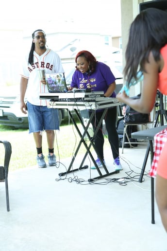 Gallery photo 4 of DJ Lunetta