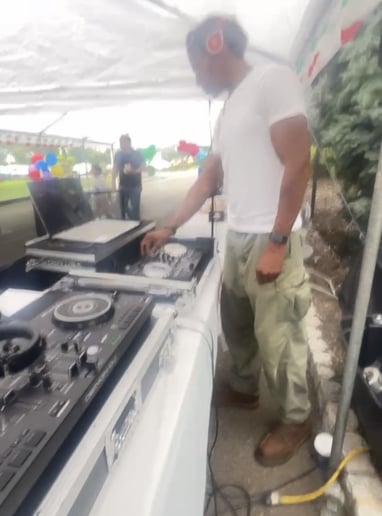 Gallery photo 5 of DJ Lyve n Direct