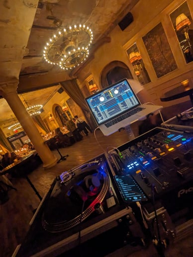 Gallery photo 4 of Dj M2