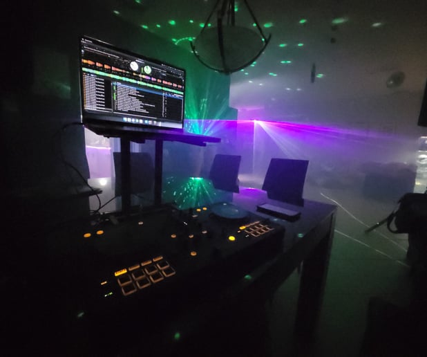 Gallery photo 1 of Dj M