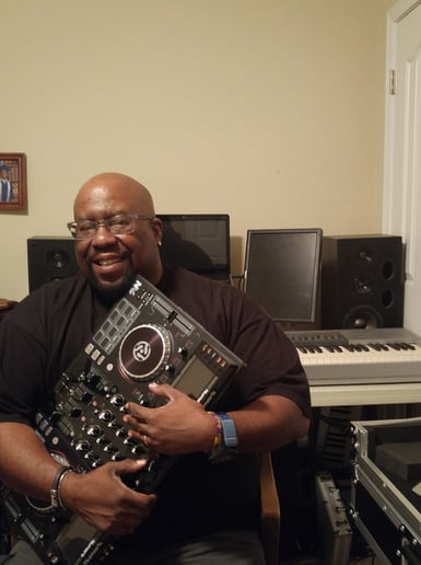 Gallery photo 6 of DJ MAQ Entertainment