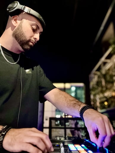 Gallery photo 4 of DJ Manny E