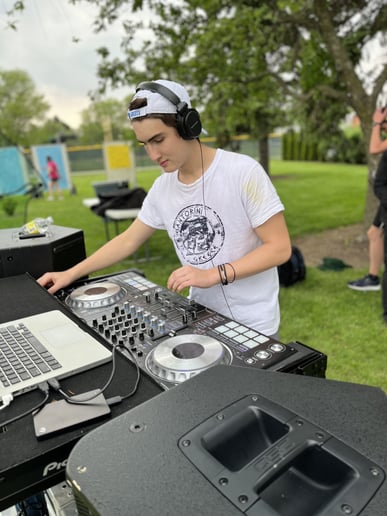 Gallery photo 3 of DJ Marchello