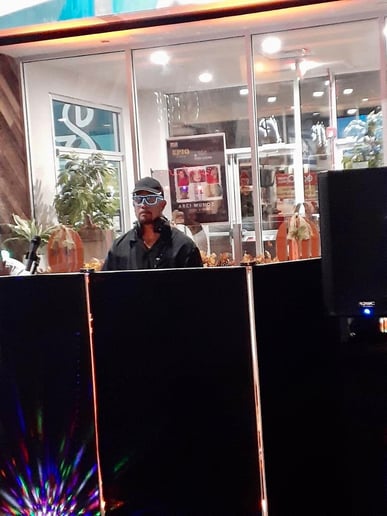 Gallery photo 3 of DJ Mario