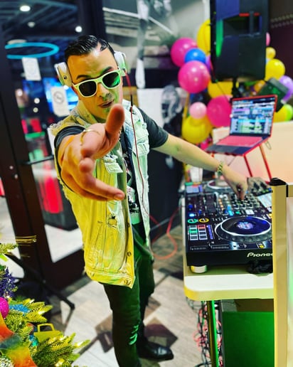 Gallery photo 4 of DJ Marky Cash