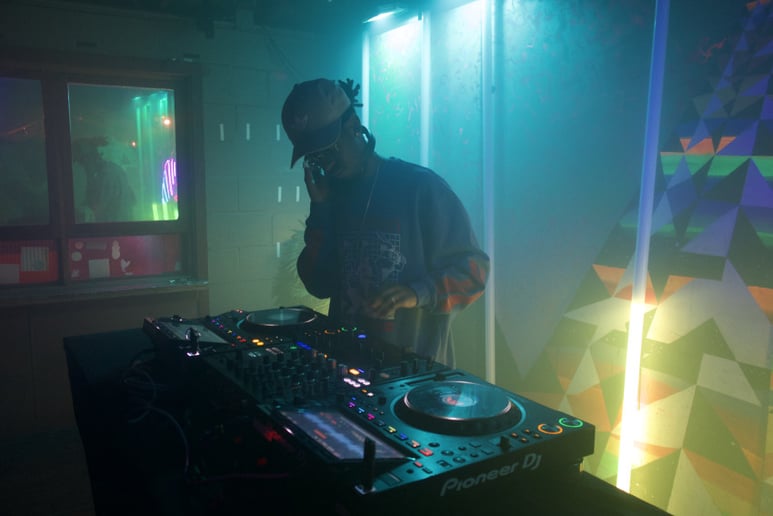 Gallery photo 3 of DJ Marley Mac