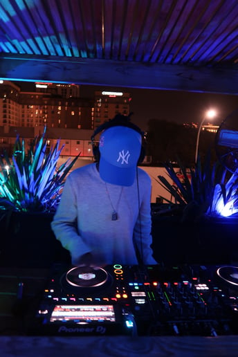 Gallery photo 7 of DJ Marley Mac