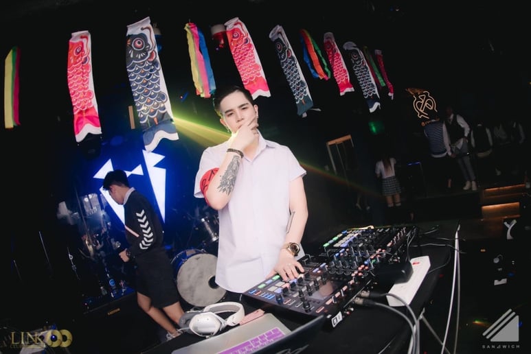 Gallery photo 2 of DJ Mashi