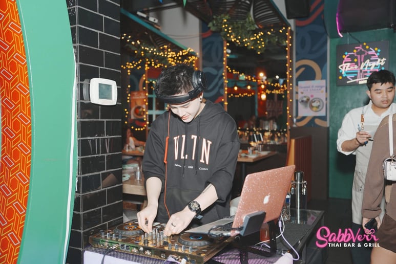 Gallery photo 4 of DJ Mashi