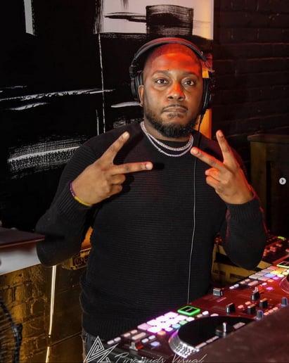 Gallery photo 1 of DJ Flight
