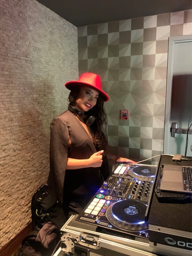 Gallery photo 5 of DJ Mel