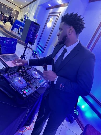Gallery photo 2 of DJ Menace