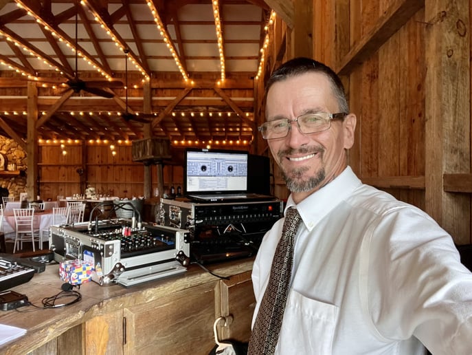 Gallery photo 1 of Dj Mike Stone